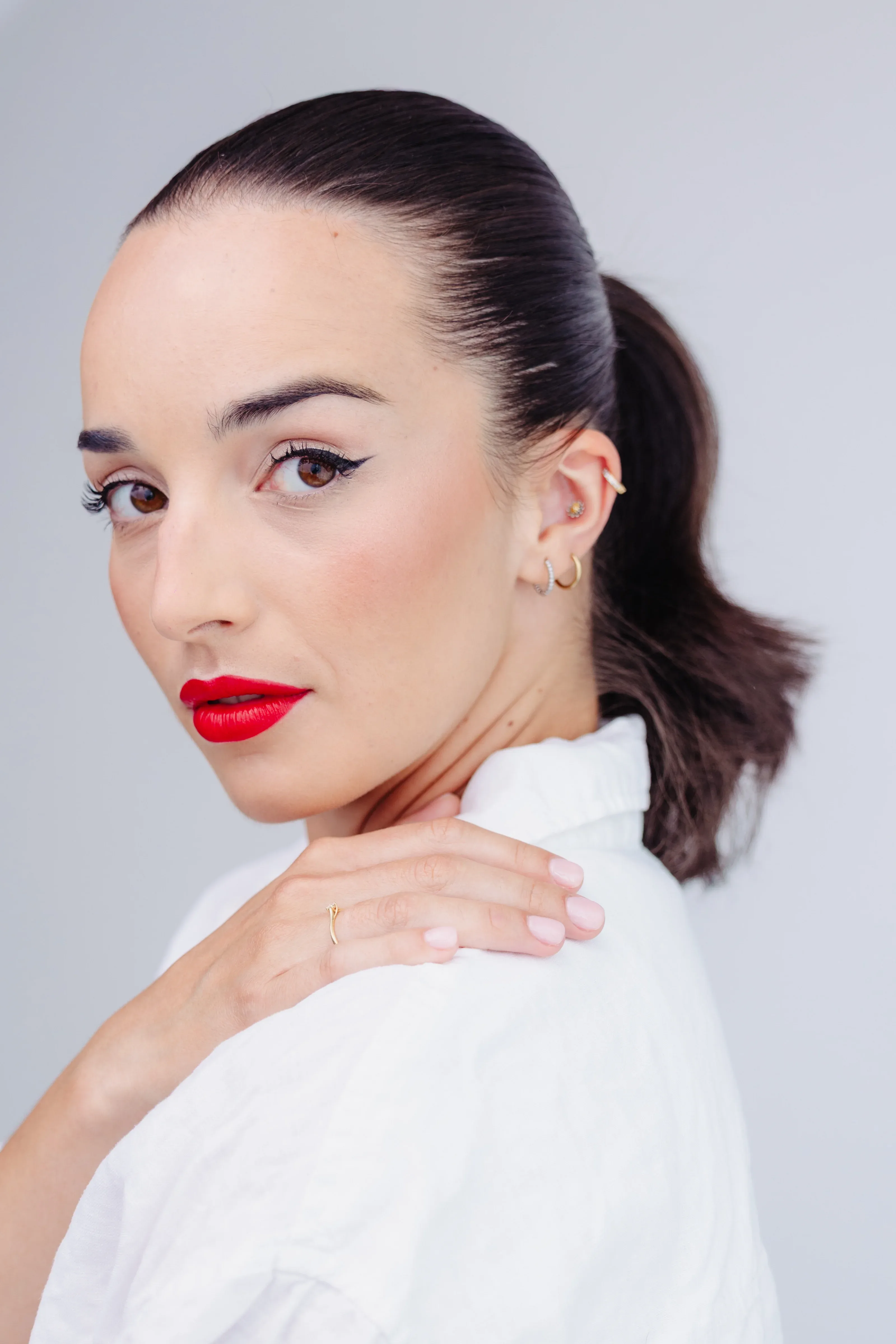 Invitada de boda con maquillaje de lujo en Zaragoza — Laura Benítez maquilladora profesional